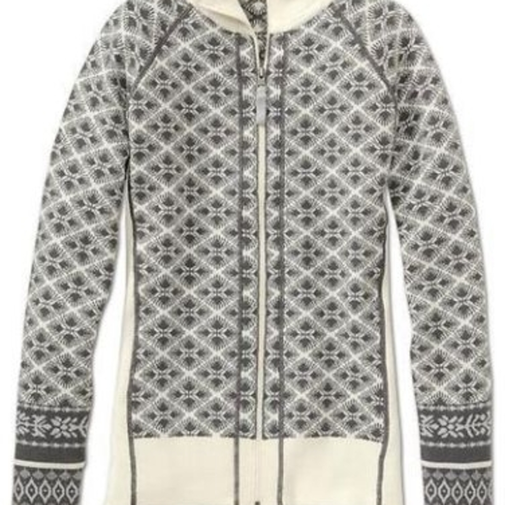 Athleta Cream and Gray Patterned Sweater